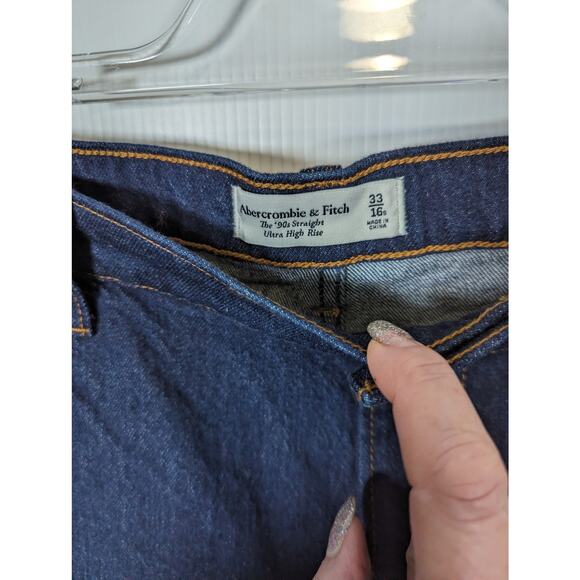 Abercrombie & Fitch 90's Straight Ultra High Rise Ultra Super Dark 33 / 16 Short - Picture 4 of 7